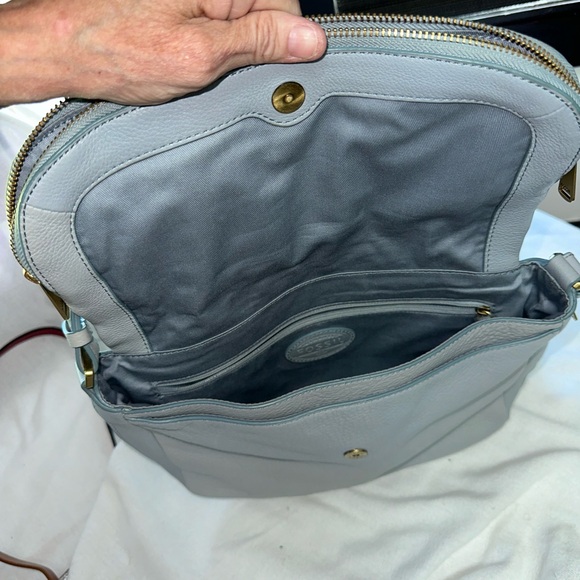 Fossil Blue Leather crossbody messenger type bag. - Picture 3 of 5
